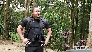 Fodi gostoso com o seguran&ccedil;a do hotel abandonado&period;